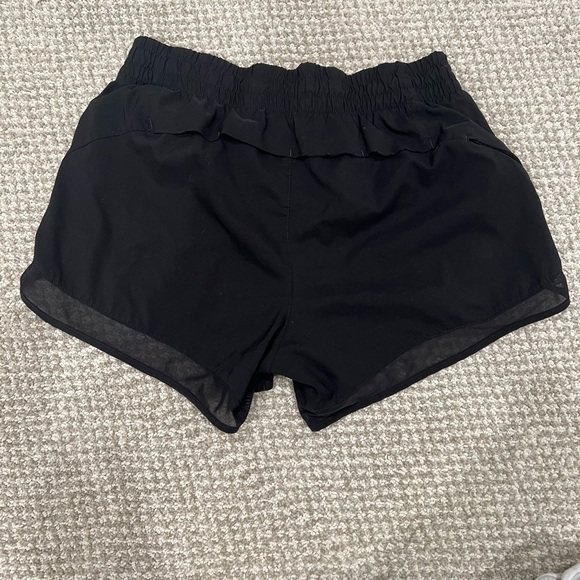 Athleta Mesh Racer Short Size Small - Picture 6 of 8
